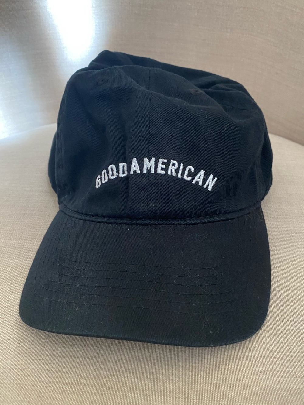 Good American Black Cap with White Arch Logo
